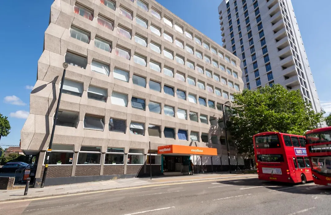 Easyhotel Croydon-1